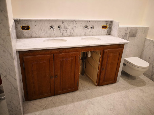 Salle de bain en marbre à Panazol