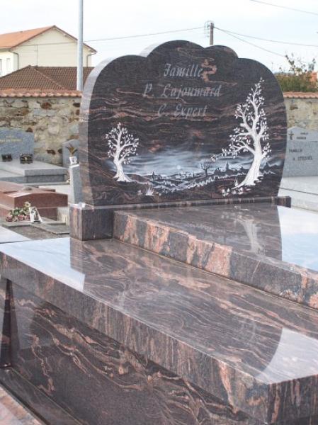 Granit Himalaya pour tombe à Panazol